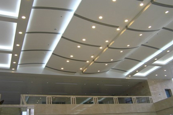Porcellana Falso soffitto a prova d&amp;#39;umidità dell&amp;#39;acciaio inossidabile con gli accessori degli angoli / delle chiglie fornitore